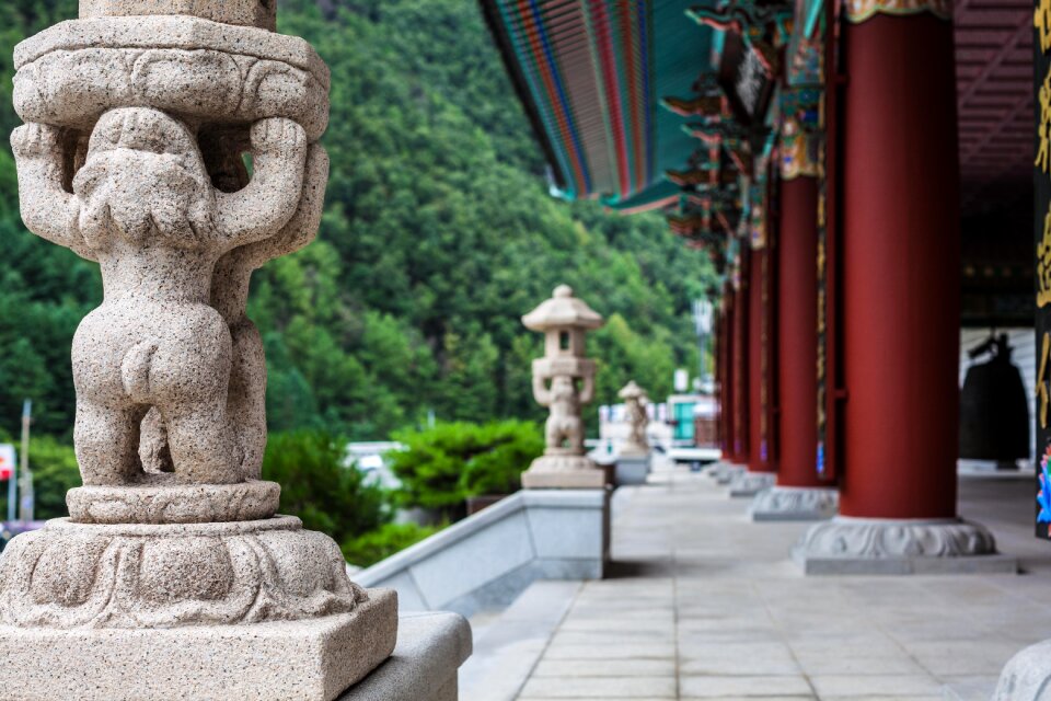 Temple section statue