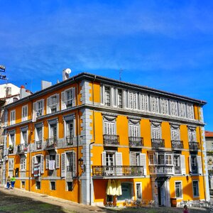 House facade perspective