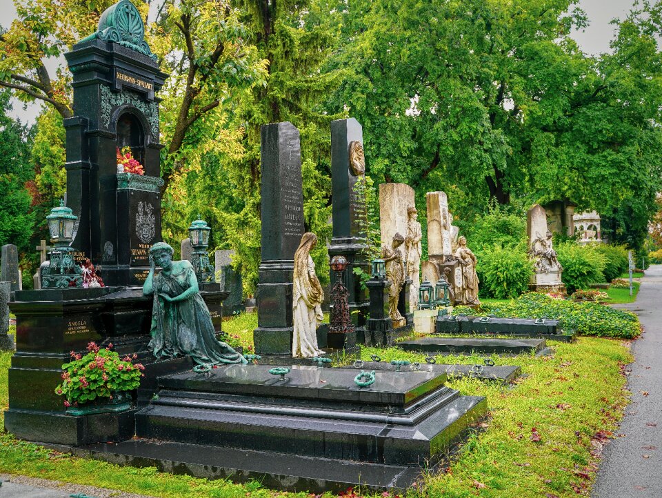 Graves christian religion