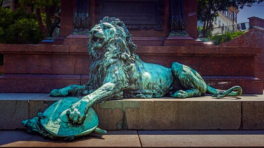 Sculpture lion vienna