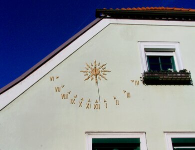 Sundial qualifying façade ornaments