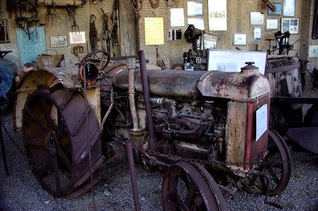 Tractor old agriculture