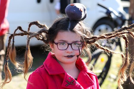 Carnival girl spider