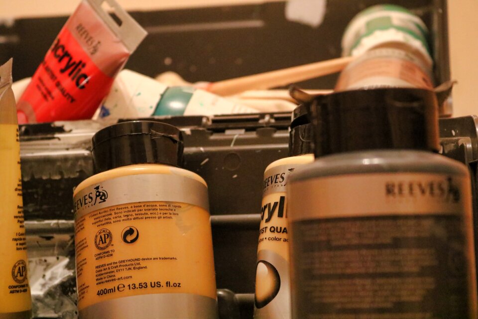 Acrylic paint paintbrush