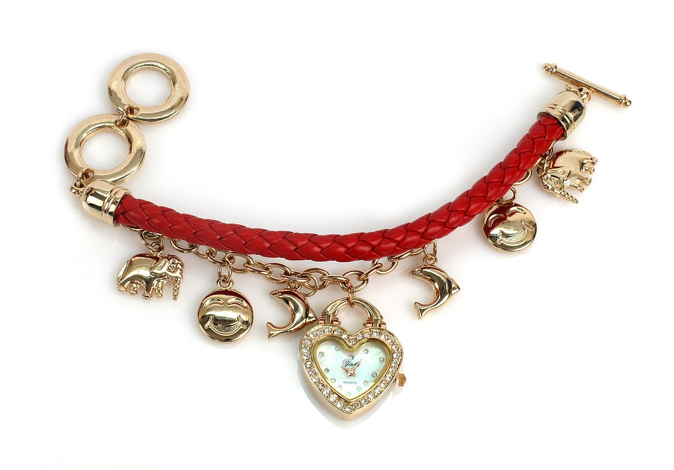 Gold bracelet jewelry packshot