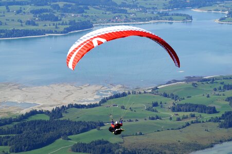 Paraglider freedom lake