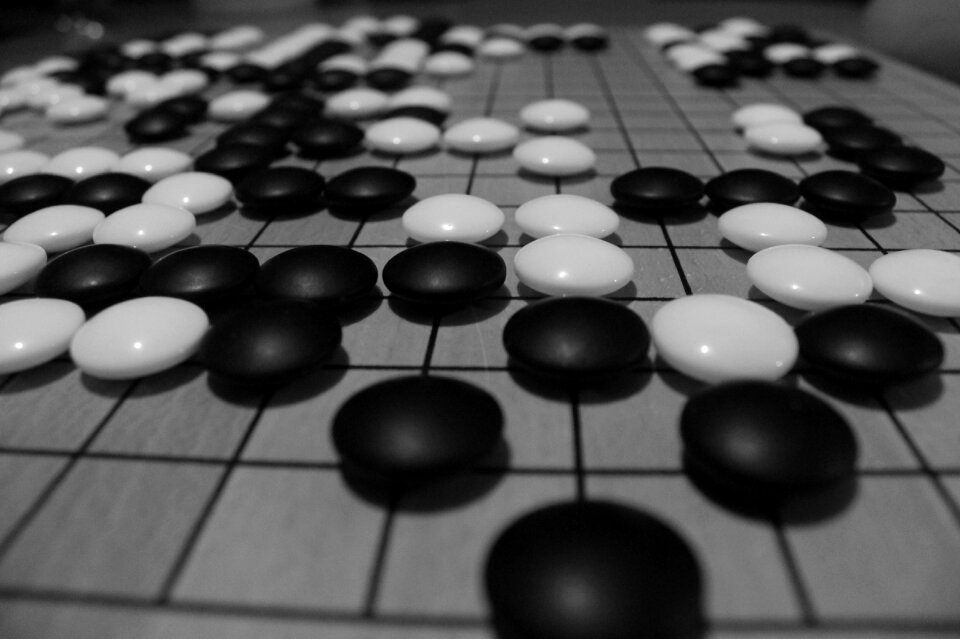 Black and white game it