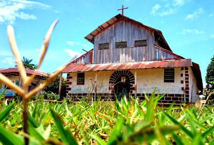 Monfort montfort church