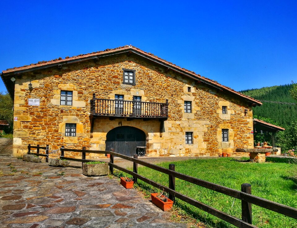 Hamlet facade rustic