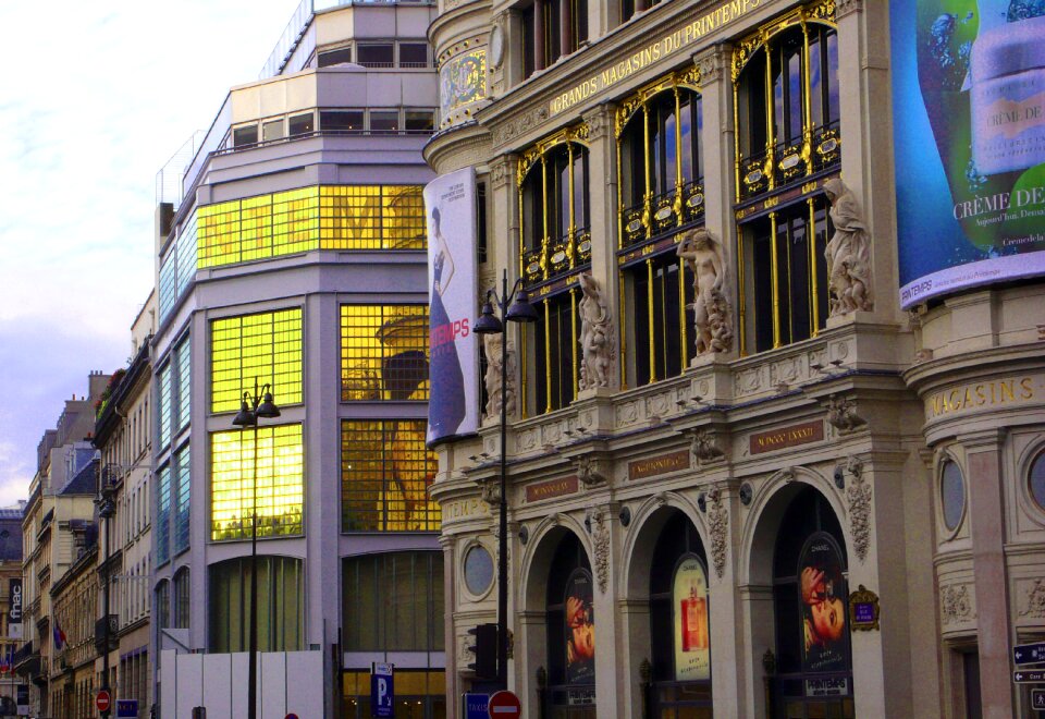 City shopping architecture