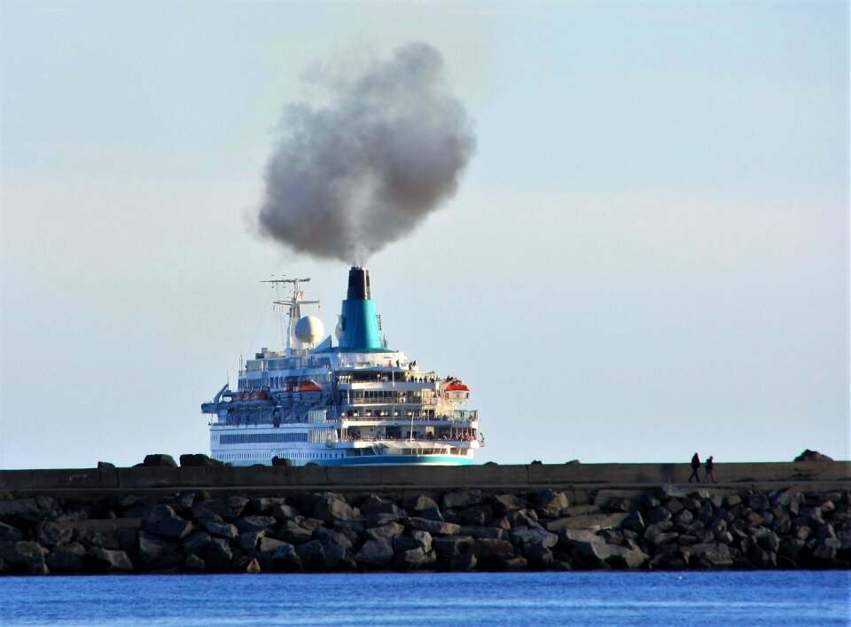 Crude oil soot particles environment