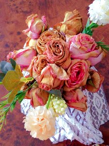Roses bridal flower pot photo