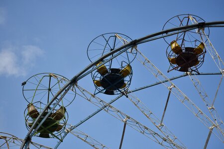 Structure metal carousel