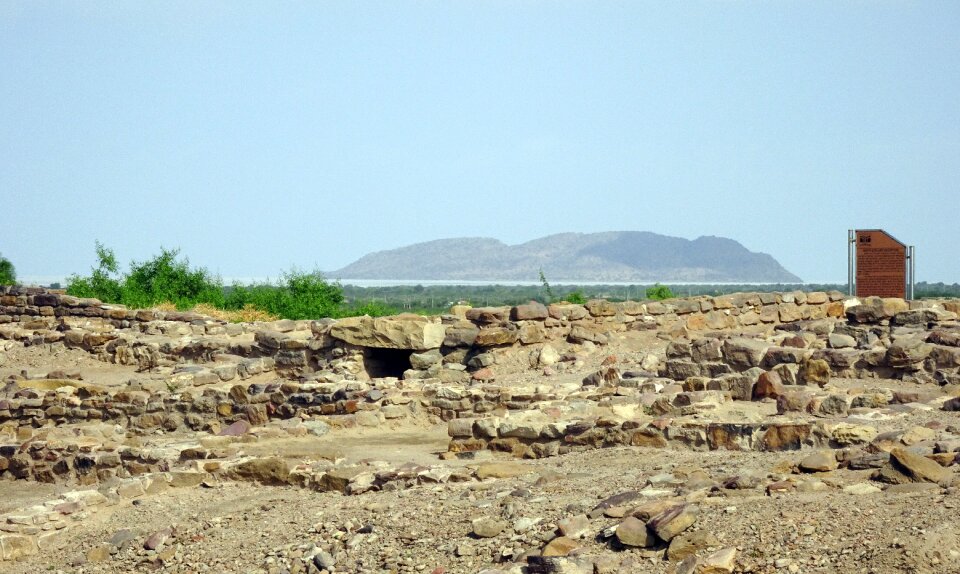 Structures water management khadir bet