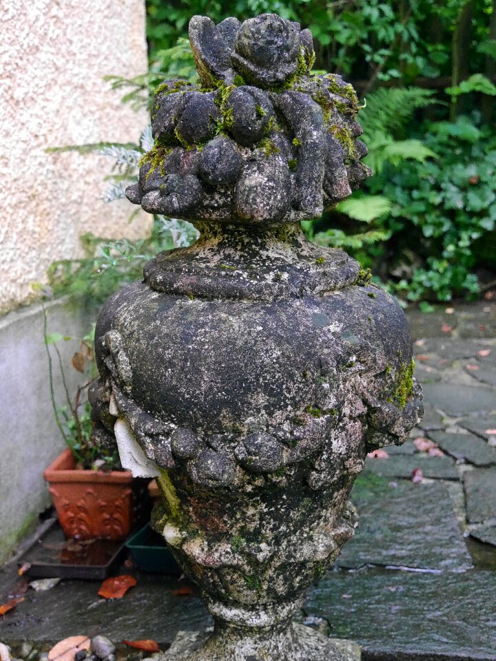 Sculpture stone sculpture old