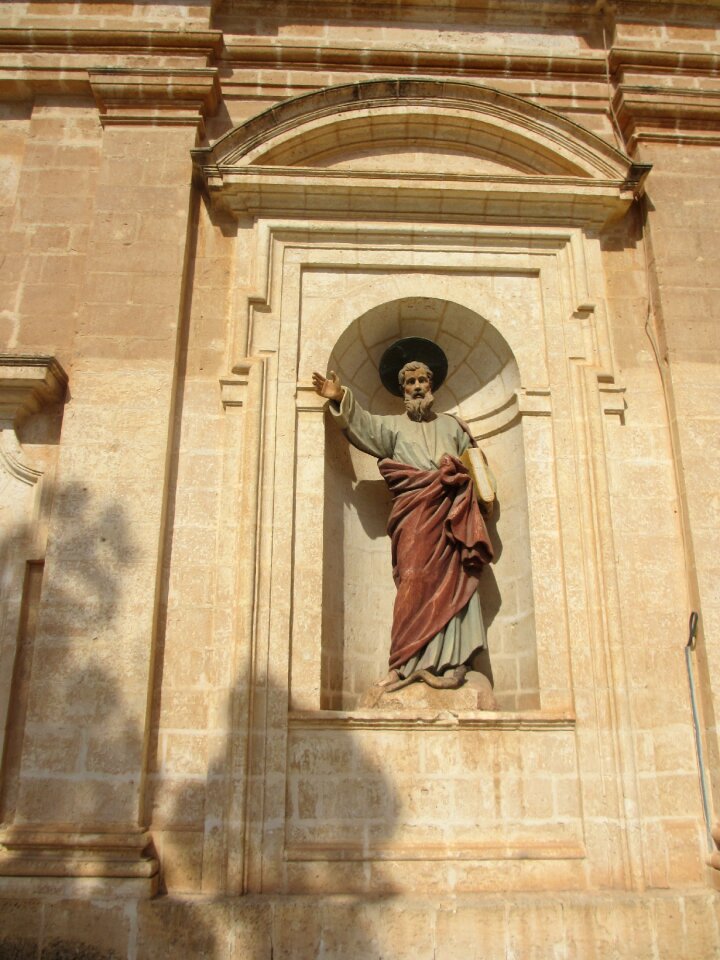 Statue church malta