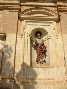 Statue church malta