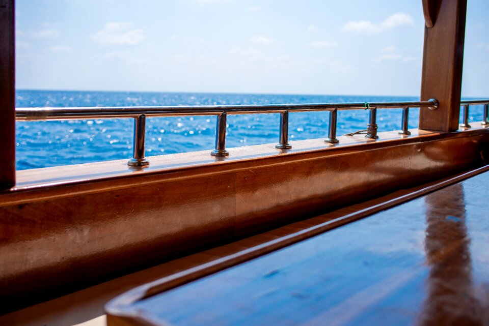 View sea wood decor