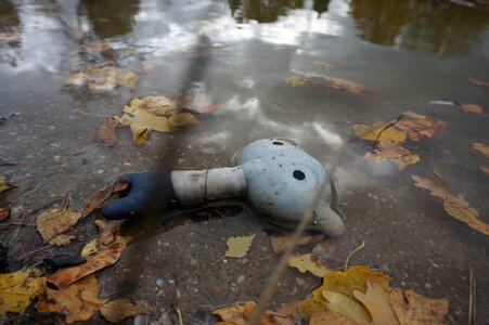 Toy lonely water
