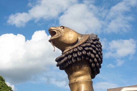 City statue art
