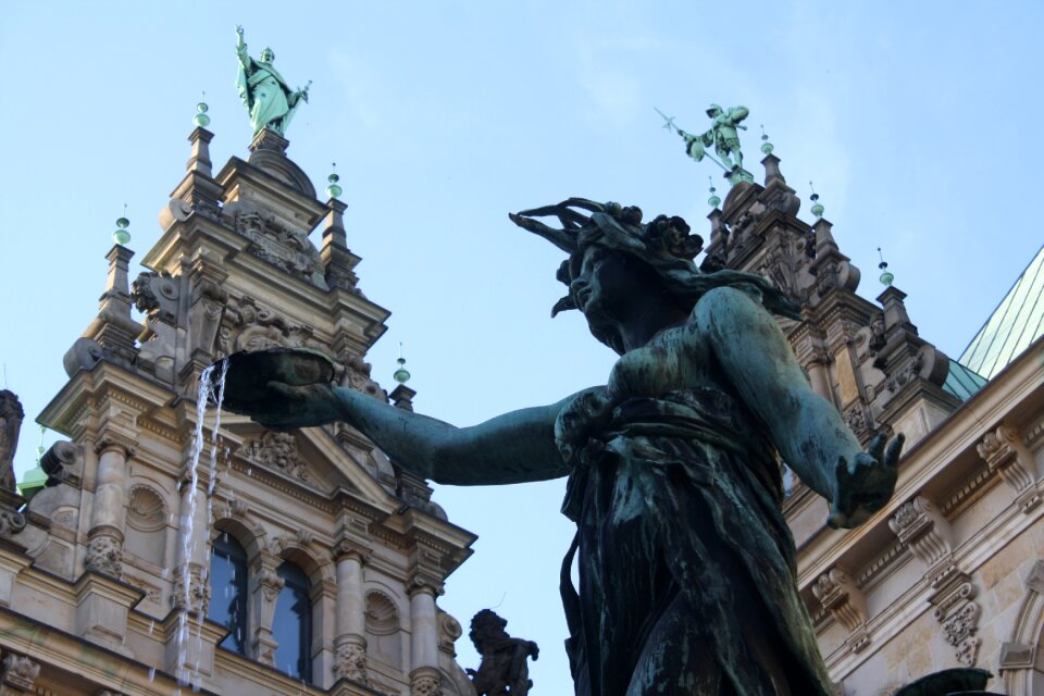 Sculpture monument architecture