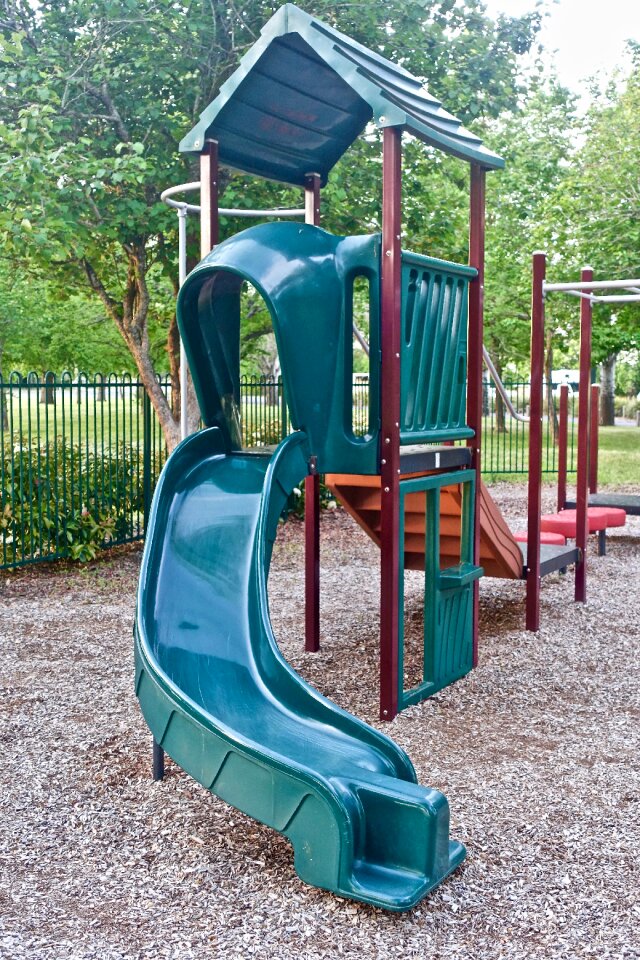 Equipment climbing frame