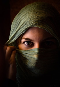 Models scarf beauty