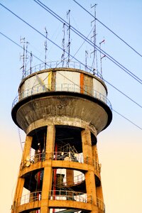 Wire sunset tower