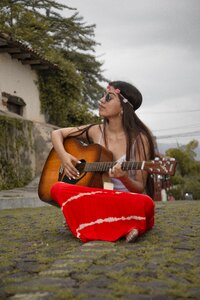 Colors women guitarist photo
