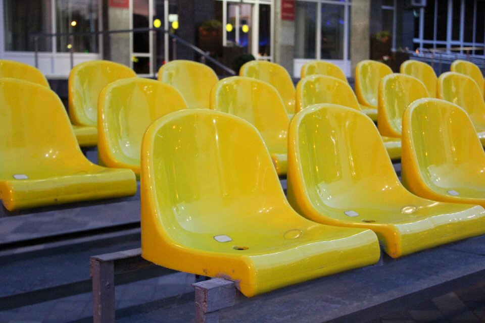 Seat yellow sports