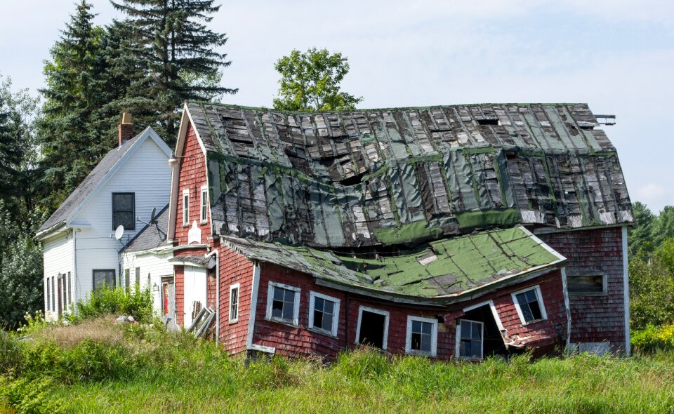 Roof with holes house america