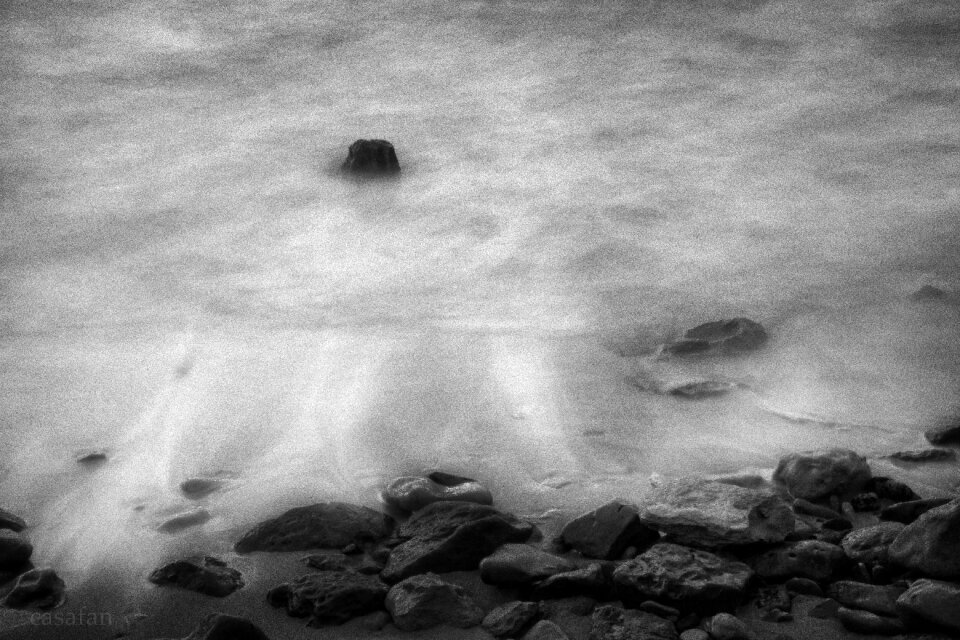 Water rocks waves