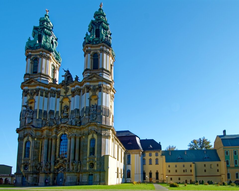 Monastery church of mariä himmelfahrt church architecture