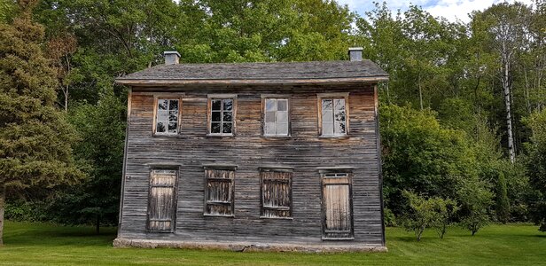 Facade wood abandoned