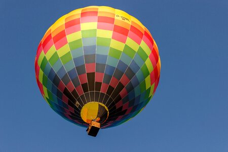 Ballooning air escape