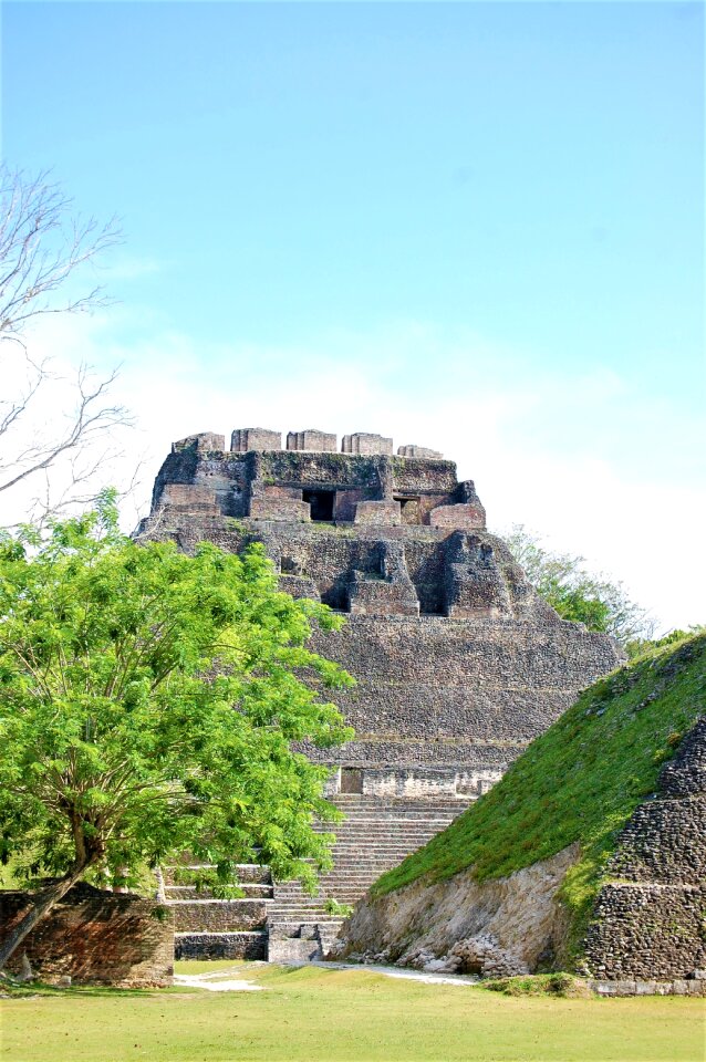 Maya mayan temple