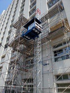 Lift construction hoist scaffolding