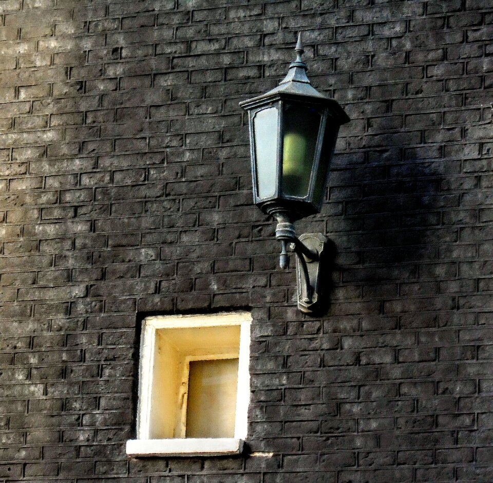 Wall window