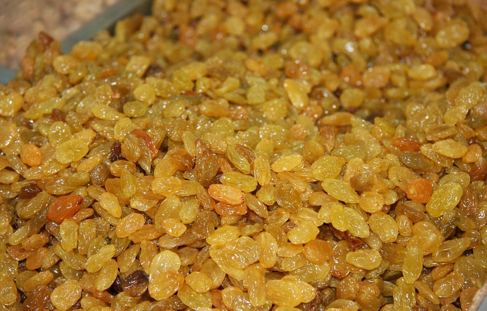 Desiccated yellow sweet