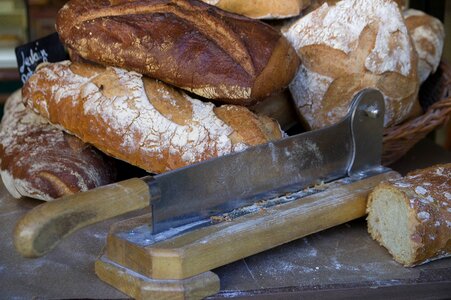 Knife flour crust photo