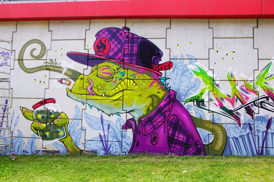 The walls of the painting city