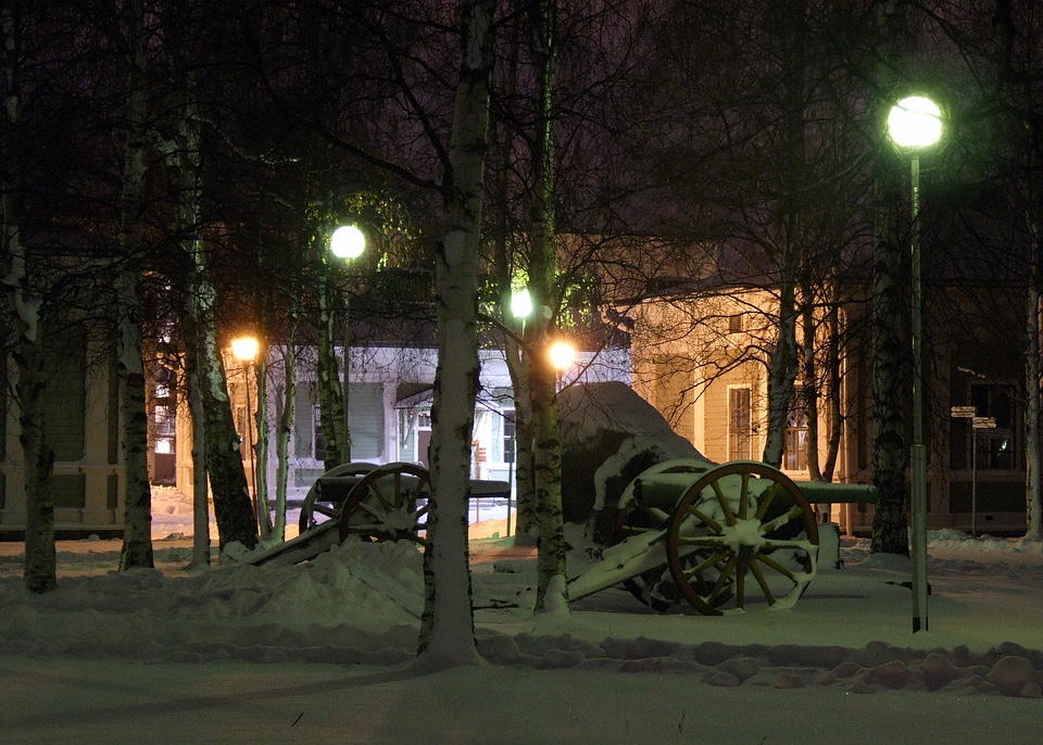 Barracks old cannon