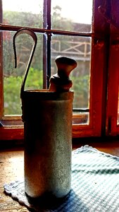 Window beer warmer compression vessel