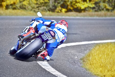 Suzuki rider race