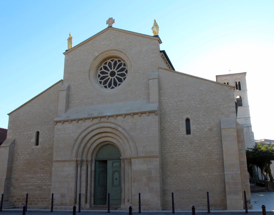 Belleville sur saône abbey historical monument