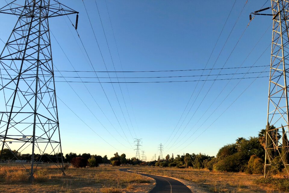 Current voltage sky