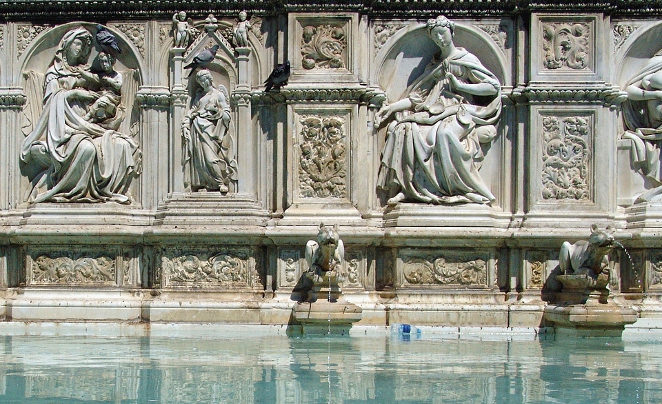 Fountain water games sculpture