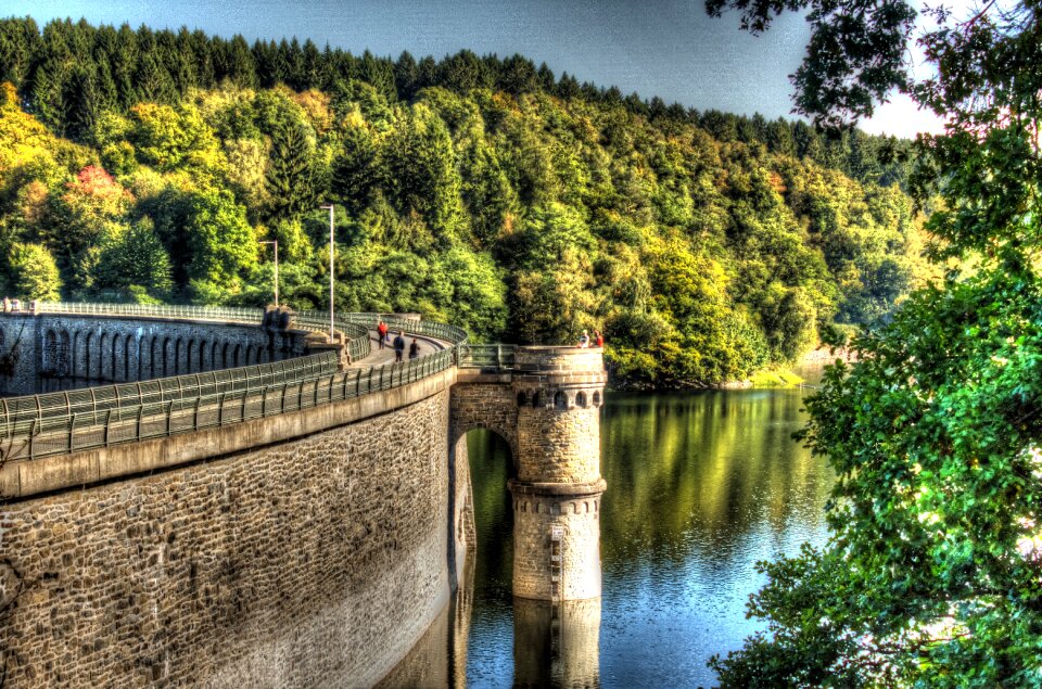 Barrier wall architecture building