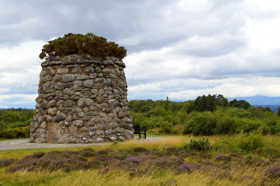 Commemorate memorial burial ground