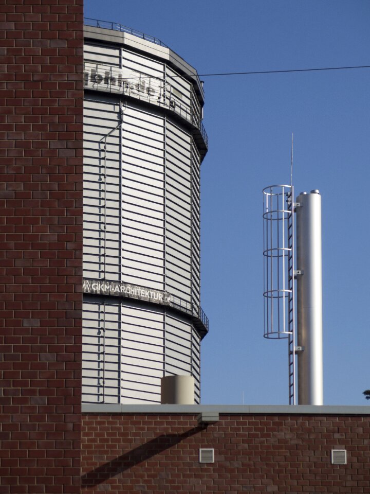 Gas tank gasometer architecture